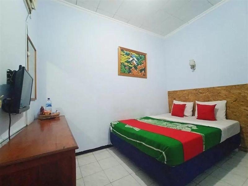 Hotel Palem 2 Syariah Malang Redpartner Ngoại thất bức ảnh
