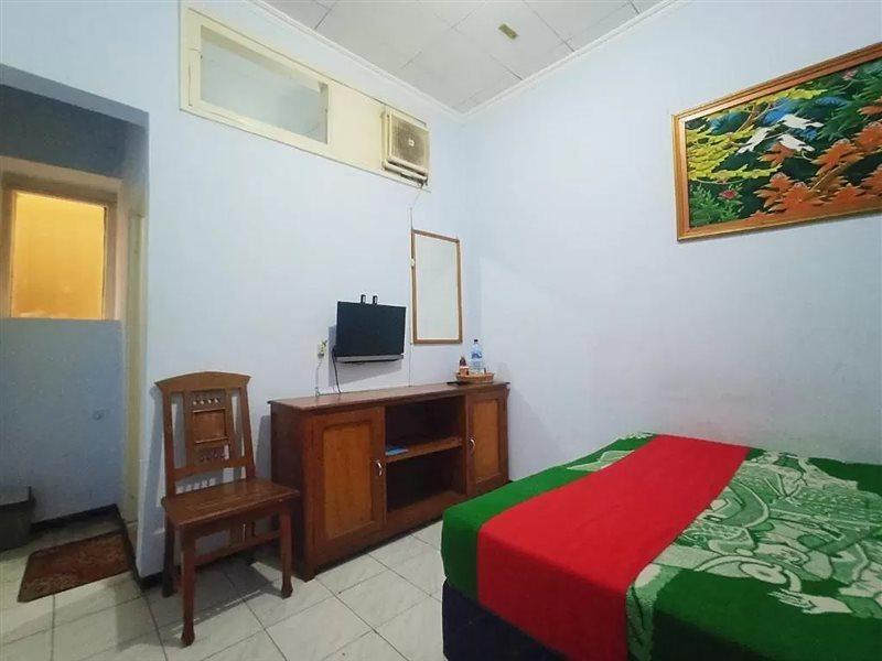 Hotel Palem 2 Syariah Malang Redpartner Ngoại thất bức ảnh