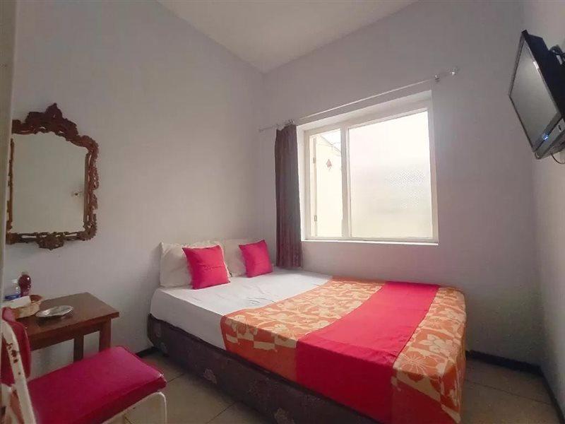 Hotel Palem 2 Syariah Malang Redpartner Ngoại thất bức ảnh