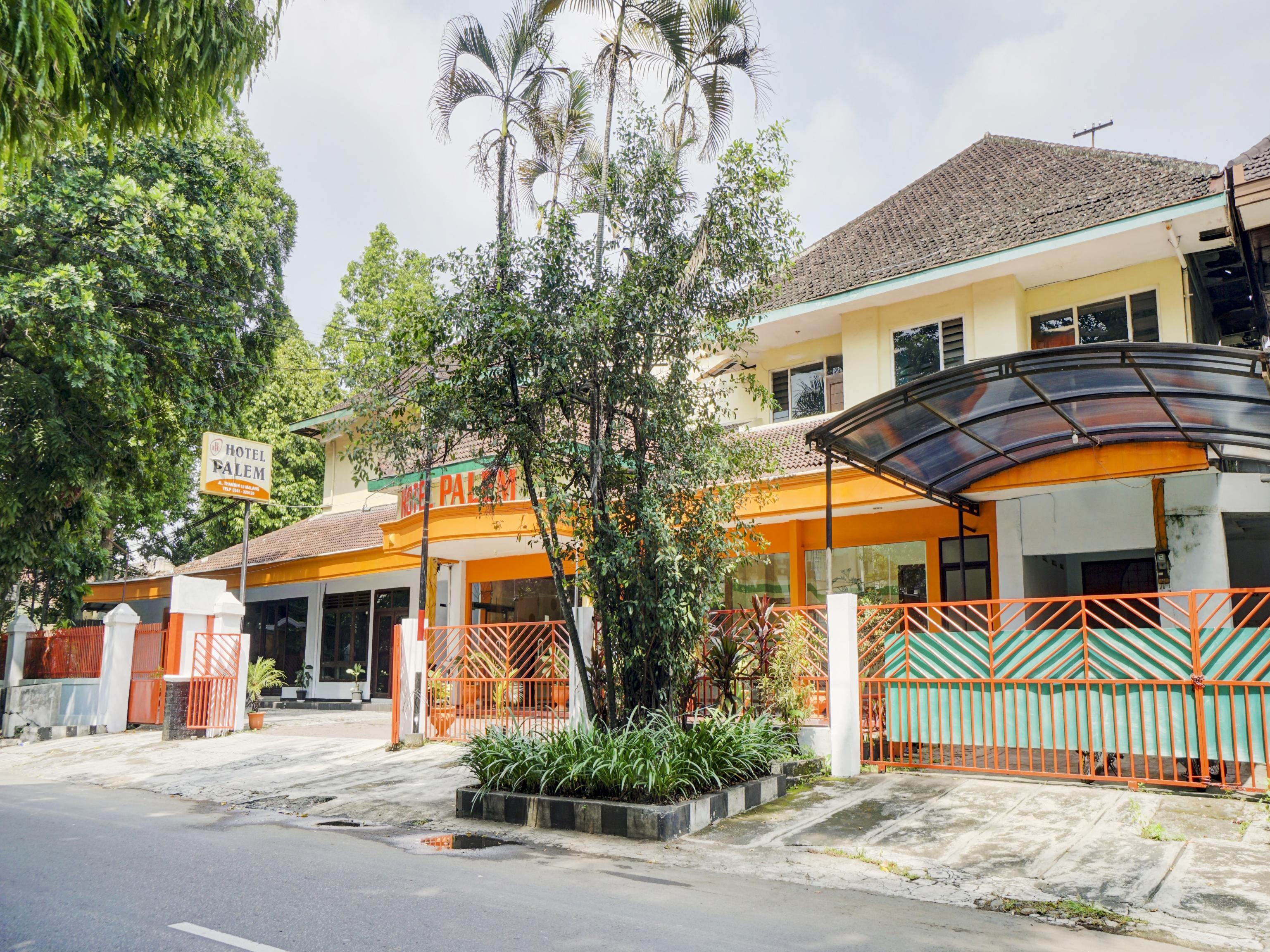 Hotel Palem 2 Syariah Malang Redpartner Ngoại thất bức ảnh